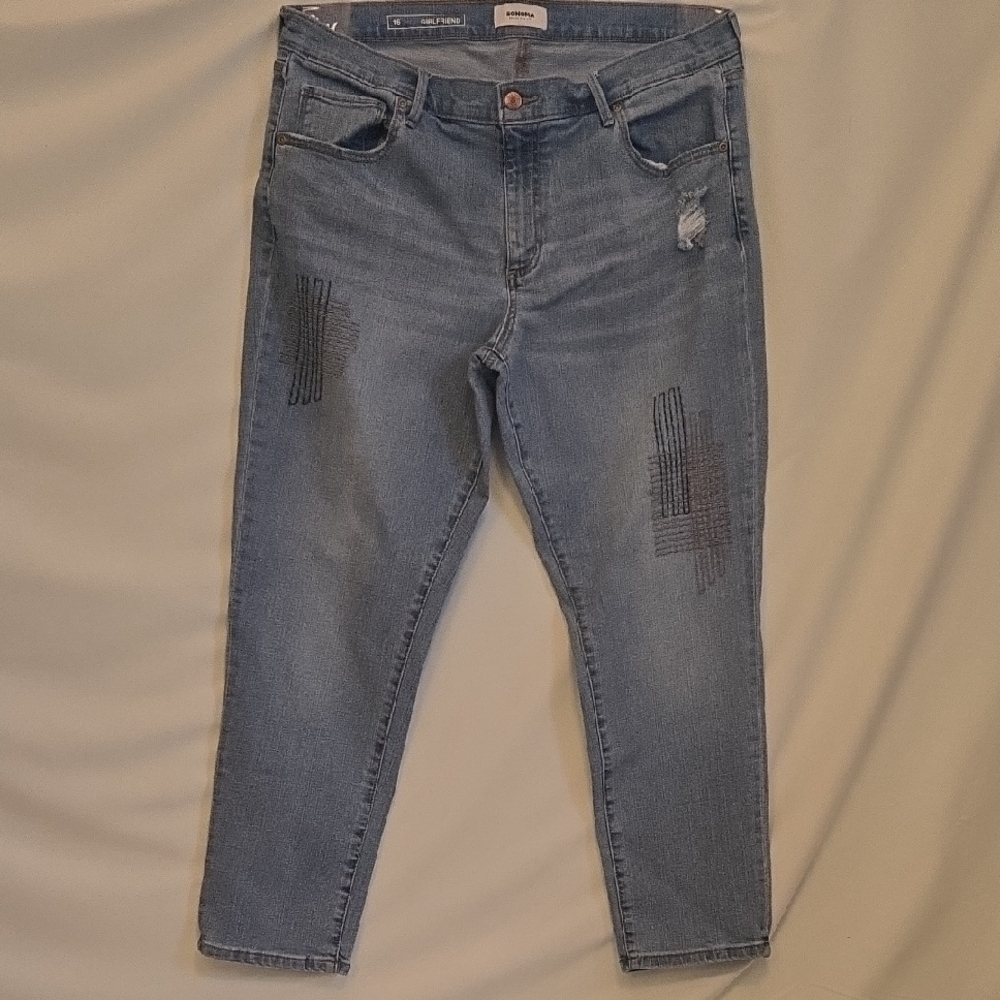 Stylish Light Blue Distressed Cropped Jeans